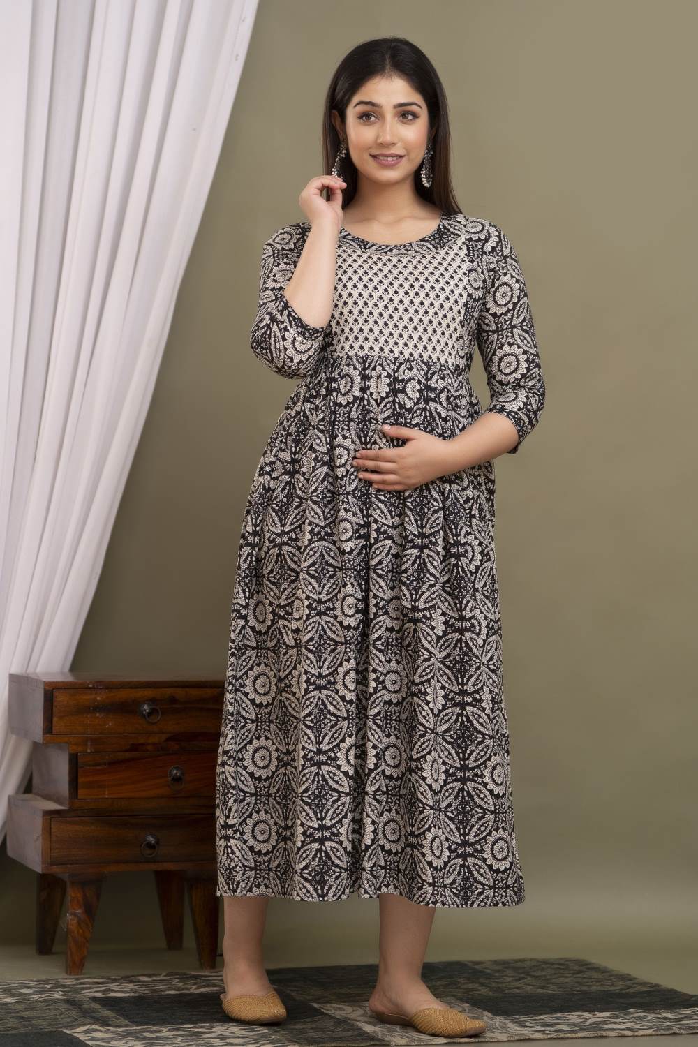 Ekantika Stunning Floral Printed Round Neck Cotton Fit & Flare Maternity Midi Dress