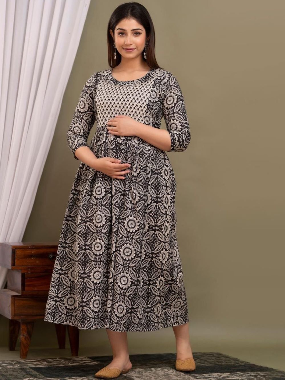 Rajeshri Stunning Floral Printed Round Neck Cotton Fit & Flare Maternity Midi Dress