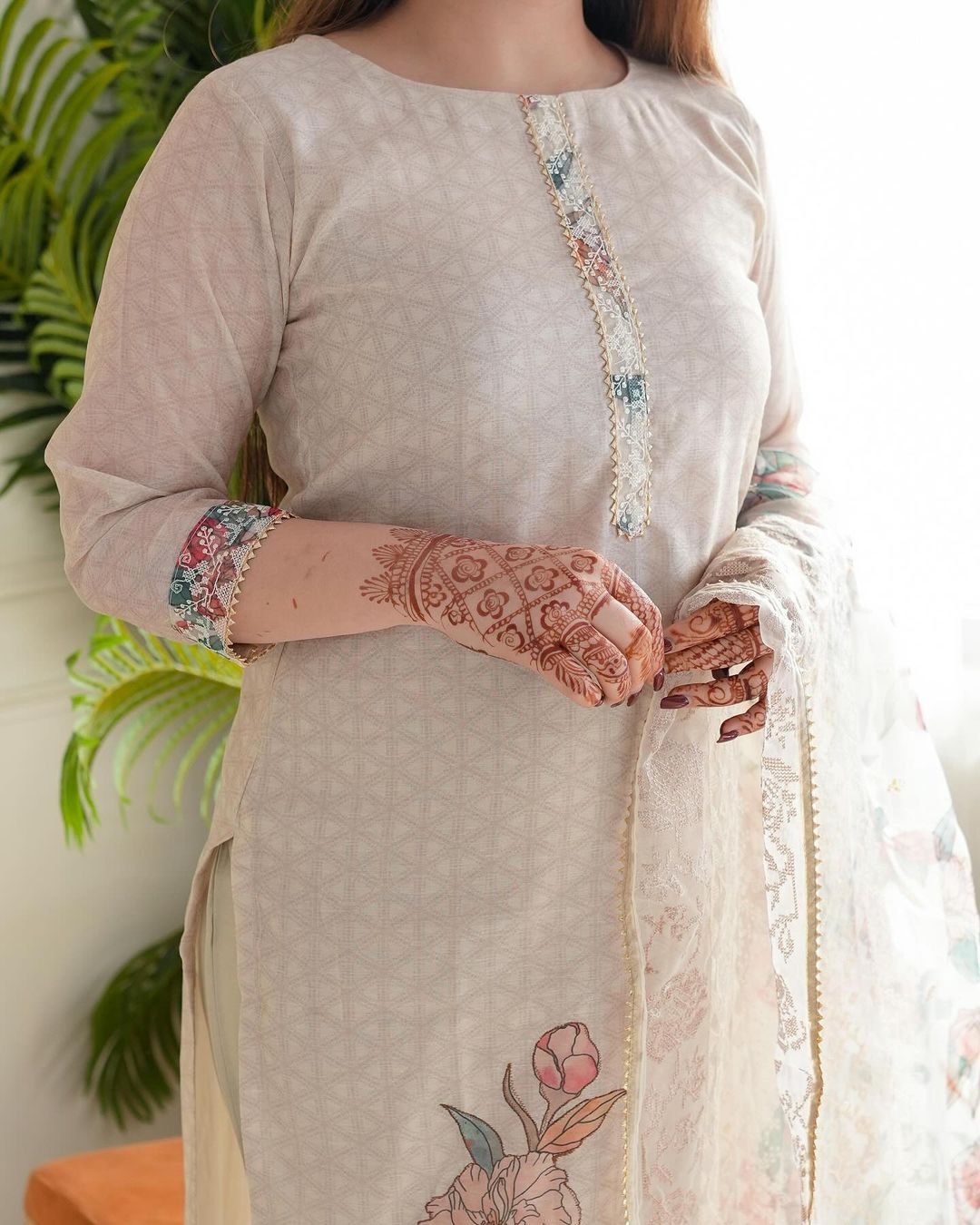 Shristhee Ethnic Embroidered Thread Work Printed Off White Shadow Kurta with Trousers & Dupatta Kurtisthan