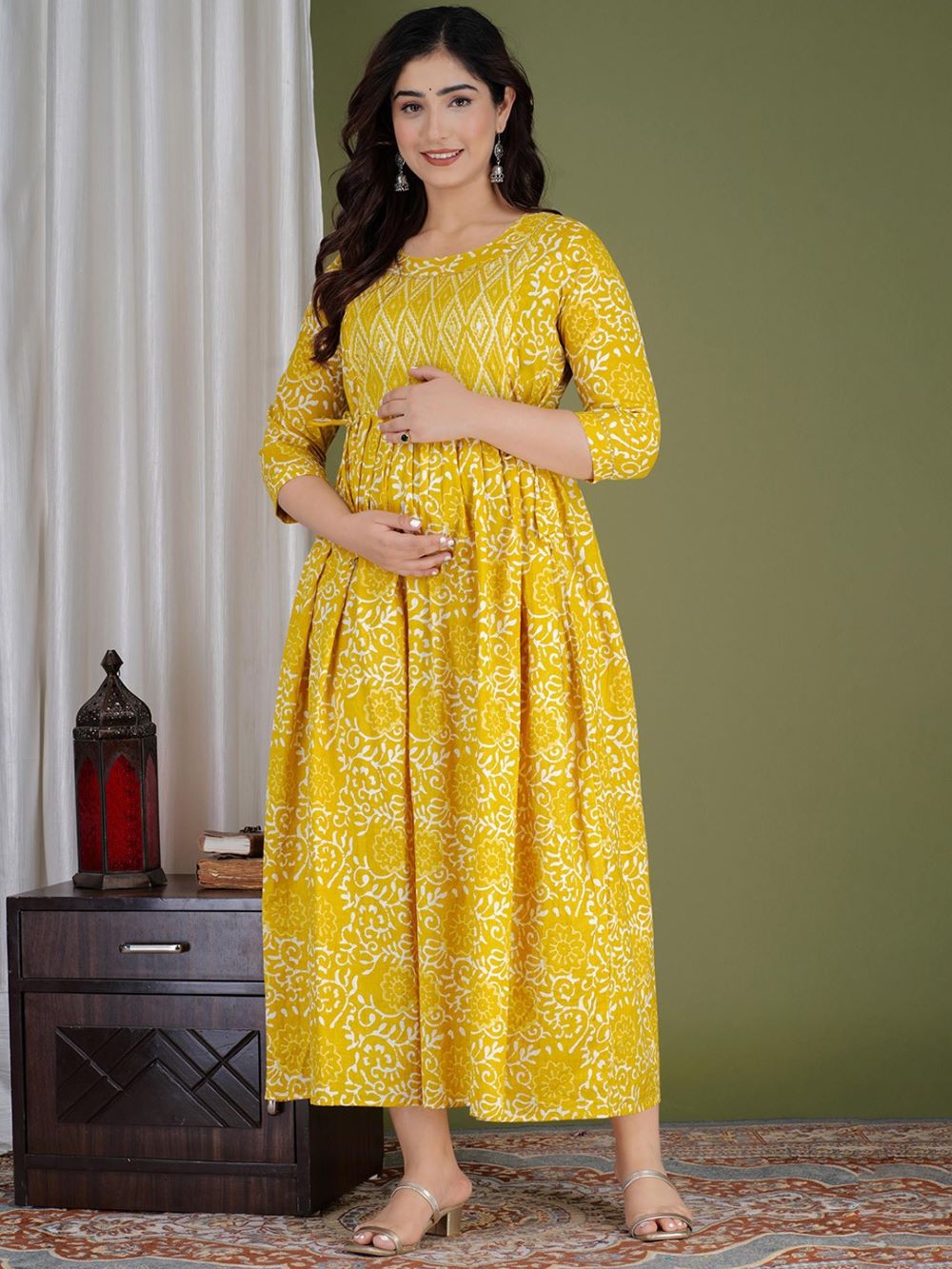 Nimrat Stunning Floral Printed Round Neck Cotton Fit & Flare Maternity Midi Dress