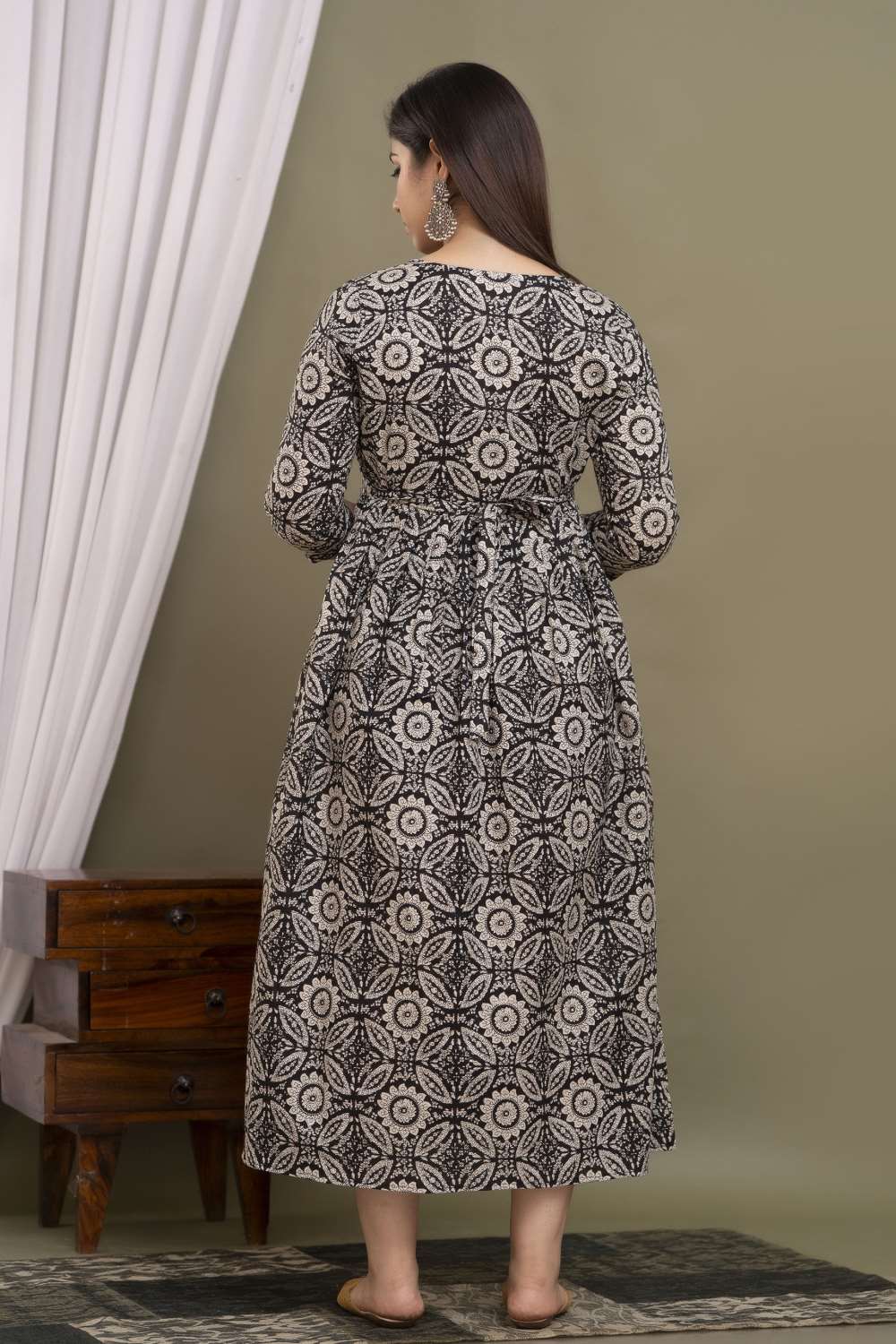 Ekantika Stunning Floral Printed Round Neck Cotton Fit & Flare Maternity Midi Dress